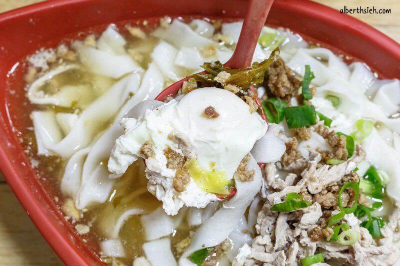 宏珍雲南過橋米線米干．中壢龍岡忠貞市場美食（份量大湯頭佳黑糯米粑巴好吃）