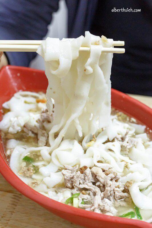 宏珍雲南過橋米線米干．中壢龍岡忠貞市場美食（份量大湯頭佳黑糯米粑巴好吃）