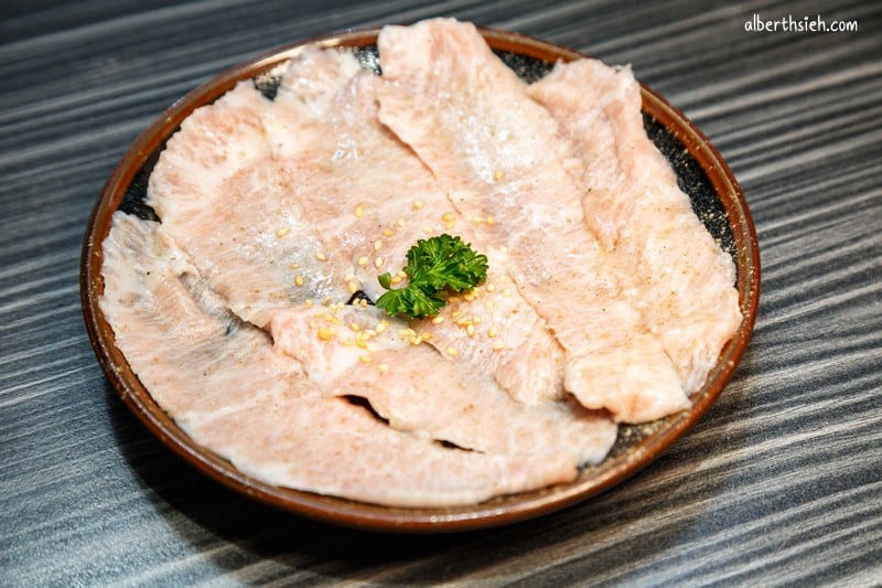 一魂燒肉單點燒烤．桃園美食（桌邊服務佳肉質鮮美又多汁）