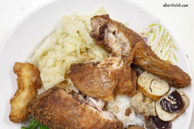 中式便當．桃園中壢美食（傳統老店雞腿飯配菜都好吃）