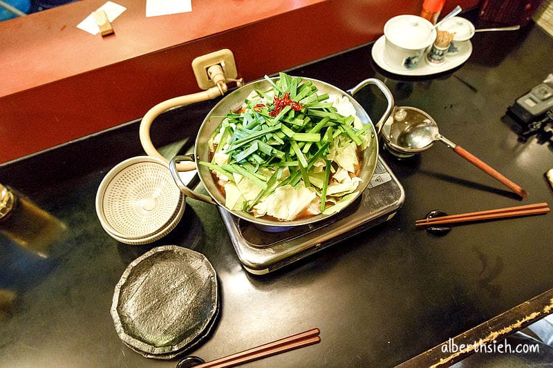 笑樂牛雜鍋(もつ鍋笑楽)．福岡美食（博多名物，一個人也可以享用的鍋物）