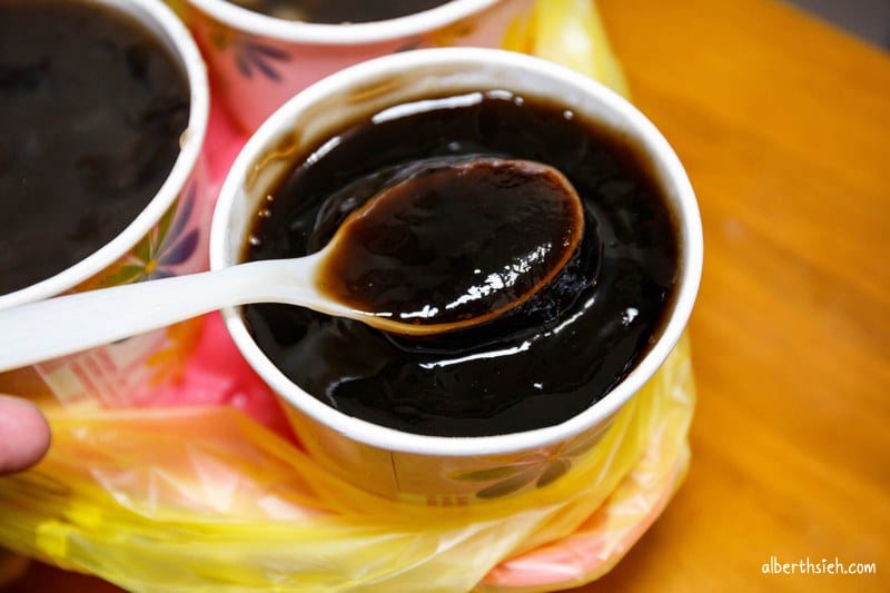 中壢忠貞仙草爺爺．桃園龍岡美食（平價銅板點心，請用行動支持他們）