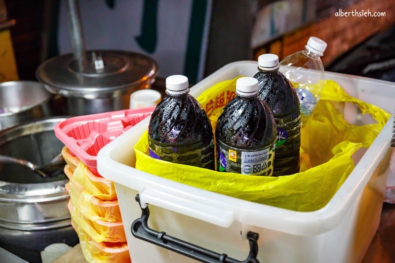 中壢忠貞仙草爺爺．桃園龍岡美食（平價銅板點心，請用行動支持他們）