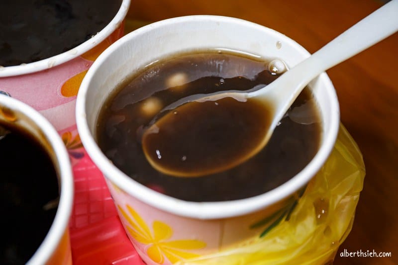 中壢忠貞仙草爺爺．桃園龍岡美食（平價銅板點心，請用行動支持他們）