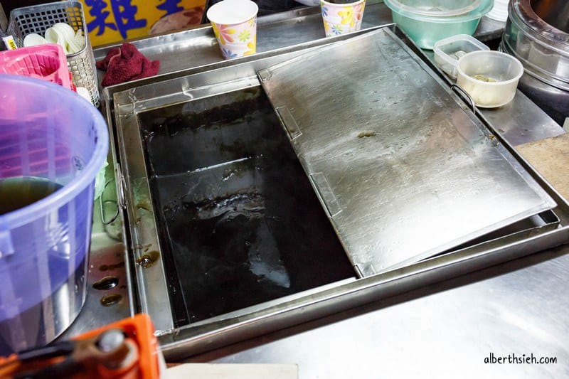 中壢忠貞仙草爺爺．桃園龍岡美食（平價銅板點心，請用行動支持他們）