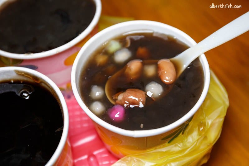 中壢忠貞仙草爺爺．桃園龍岡美食（平價銅板點心，請用行動支持他們）
