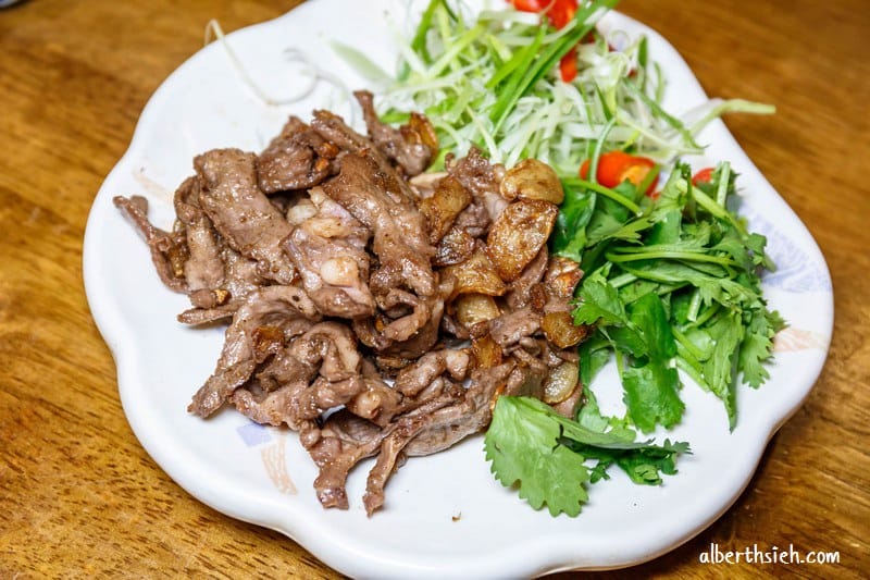 咕咕香甕仔雞．台中西屯美食（皮脆肉鮮嫩多汁不乾柴）