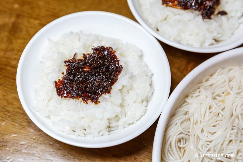 咕咕香甕仔雞．台中西屯美食（皮脆肉鮮嫩多汁不乾柴）