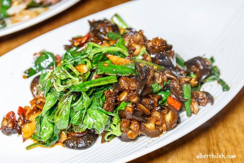 咕咕香甕仔雞．台中西屯美食（皮脆肉鮮嫩多汁不乾柴）