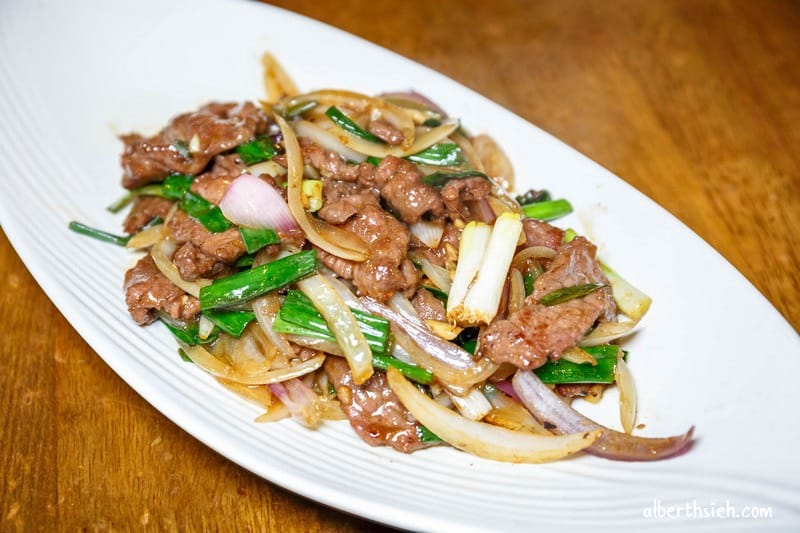 咕咕香甕仔雞．台中西屯美食（皮脆肉鮮嫩多汁不乾柴）