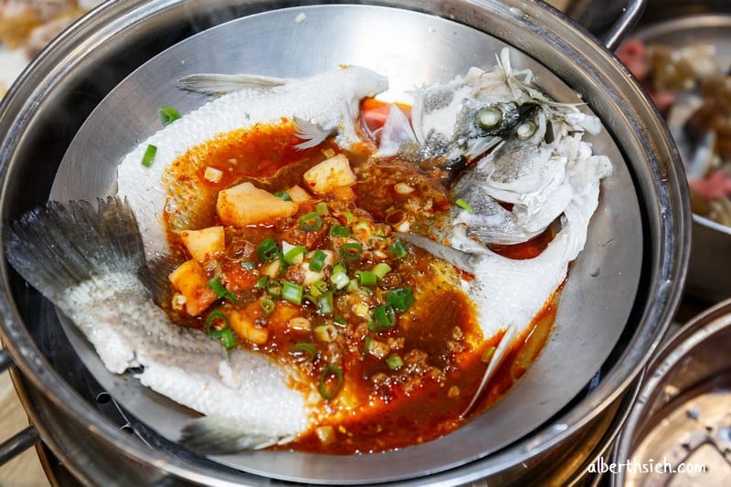 [已歇業]釜山珍妮佛．台中美食（超霸氣的韓國九層海鮮塔）