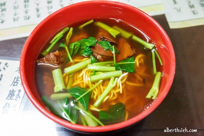 洛陽味牛肉麵．台中西屯美食（40年以上在地眷村味，但價格稍貴）