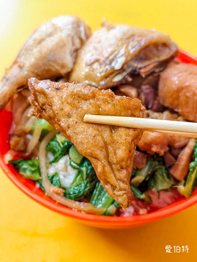 桃園八德必吃｜焢肉大王80元排隊便當，四大主菜高CP值 @愛伯特