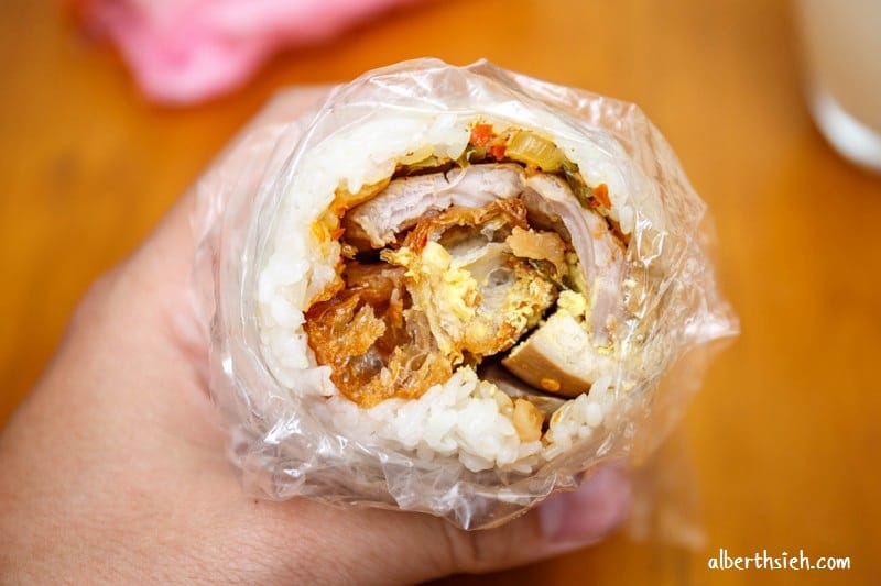 蛋蛋早餐店．桃園美食（在地人推薦必吃肉排飯團以及古早味蛋餅）