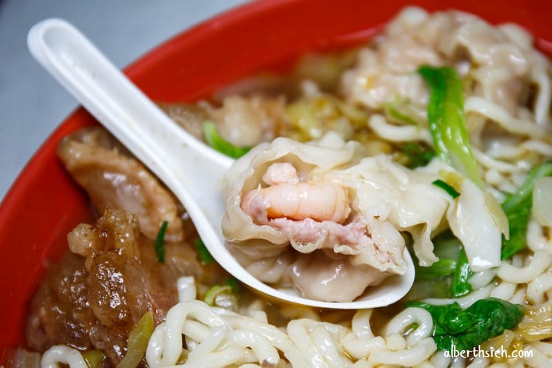 龍華閣川味牛肉麵．台中西區美食（份量超多超有飽足感的三合一麵）