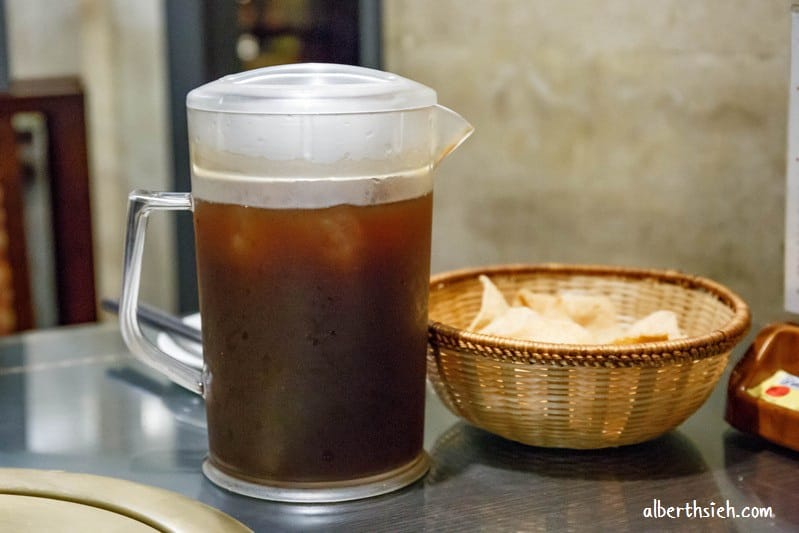 桃園平鎮美食．華川宴鴛鴦鍋（麻辣、東北酸菜火鍋湯頭都不錯但價錢稍貴）