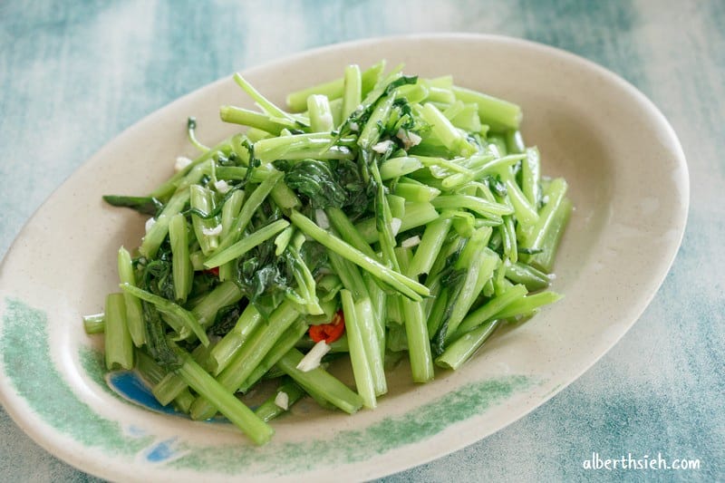 正宗羊肉榮．桃園龜山美食（羊肉軟嫩中帶點肉汁還不錯）