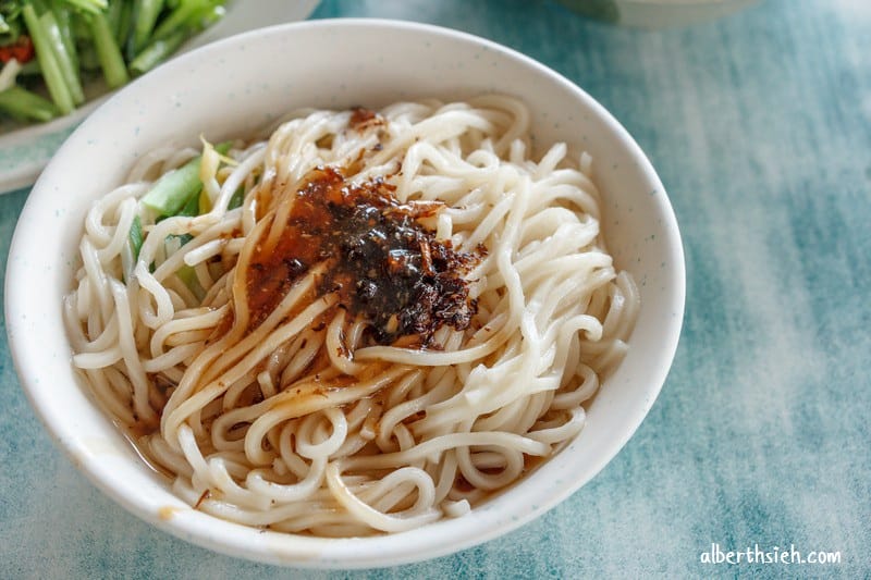 正宗羊肉榮．桃園龜山美食（羊肉軟嫩中帶點肉汁還不錯）