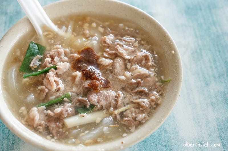 正宗羊肉榮．桃園龜山美食（羊肉軟嫩中帶點肉汁還不錯）