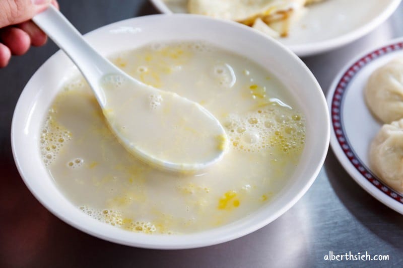 大平街楊梅湯包手工蛋餅．桃園楊梅美食（在地人從小吃到大的美味早餐）