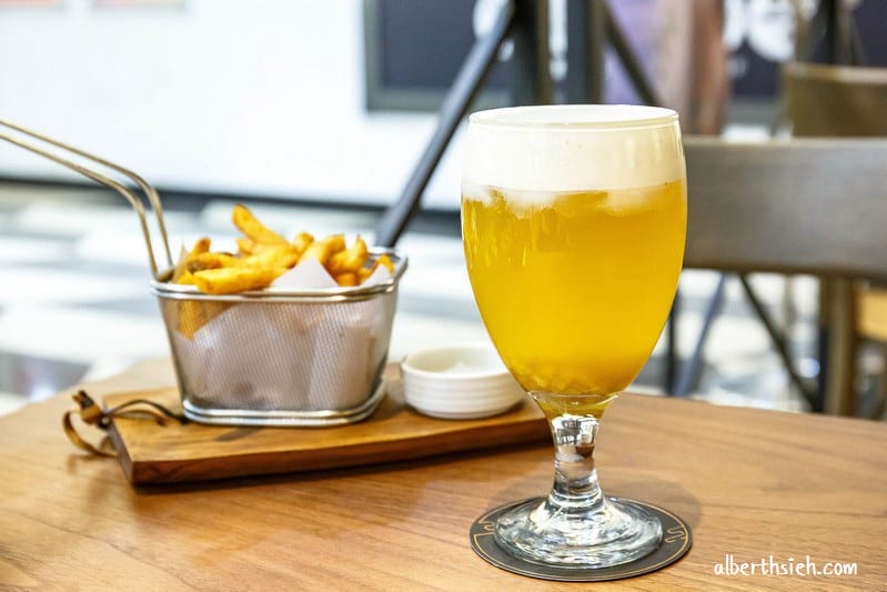 ATC alcohol tea coffee．台中美食咖啡廳（有著超可愛夢幻的杯緣子巨型馬克杯）