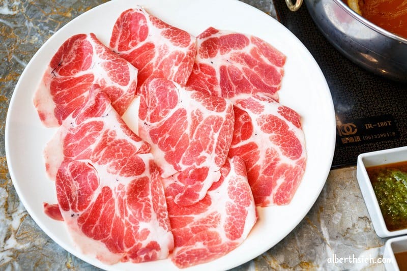 22:02火鍋．林口A9美食（肉品海鮮美味價錢很划算）