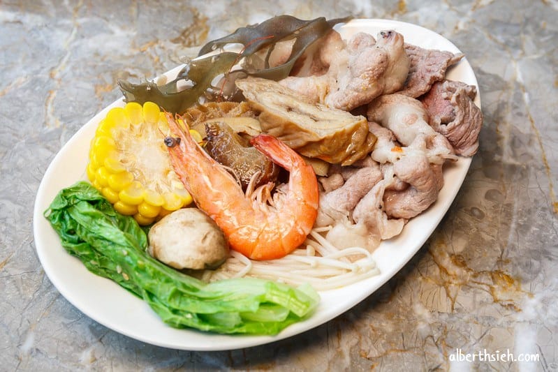 22:02火鍋．林口A9美食（肉品海鮮美味價錢很划算）