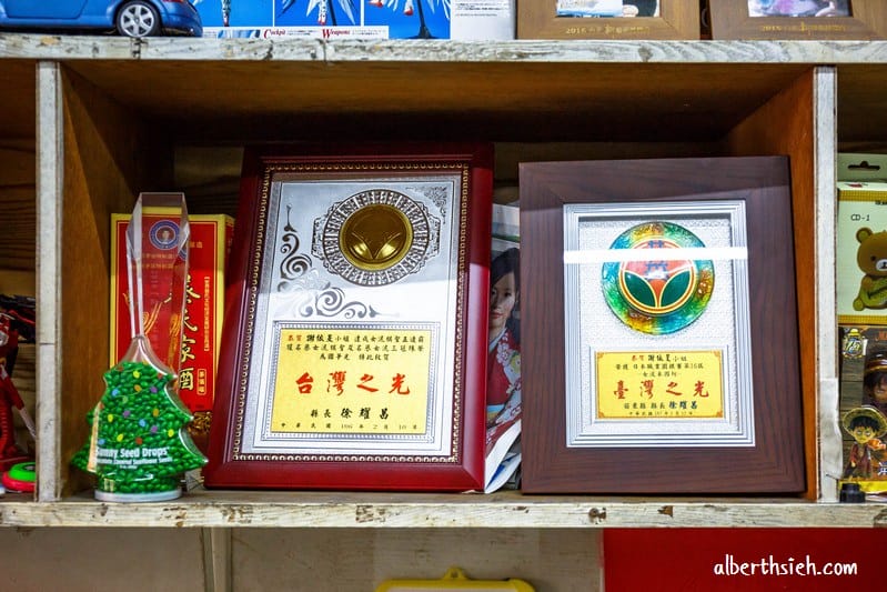 頂極川味牛肉麵．苗栗美食（麵條以及湯頭都可以客製化，醡醬麵好吃）