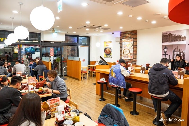 すき家(SUKIYA)．桃園火車站美食（來自日本的平價親民美食）