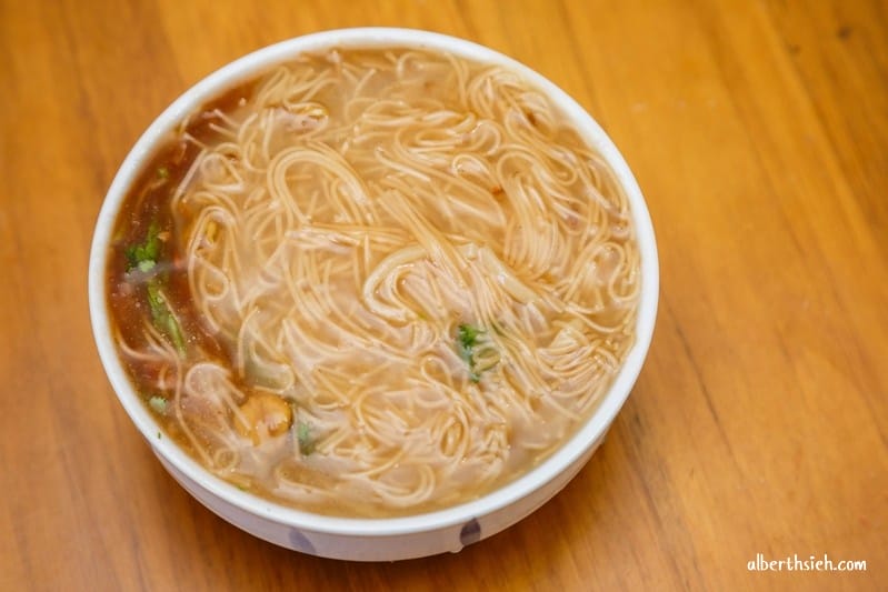 劉記龍岡大腸麵線．桃園平鎮美食（忠貞市場內早餐限定的清爽麵線）