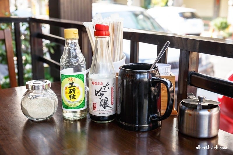 阿美米干．龍岡忠貞市場美食（雲南傳統小吃建議搭配米線蛋黃麵）