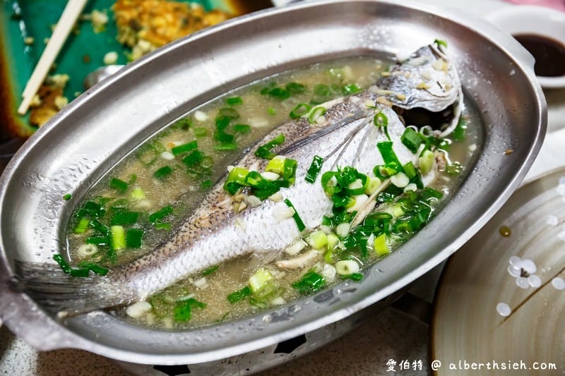 美崙海鮮．花蓮美食（在地人的愛店，要來一定要先訂位，現撈海鮮熱炒必點）