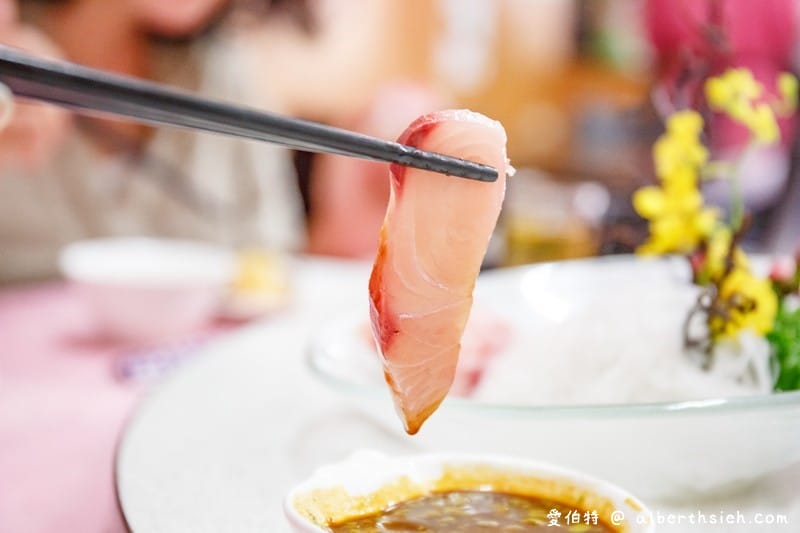 美崙海鮮．花蓮美食（在地人的愛店，要來一定要先訂位，現撈海鮮熱炒必點）
