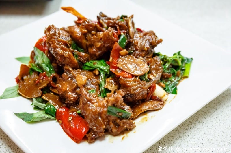 美崙海鮮．花蓮美食（在地人的愛店，要來一定要先訂位，現撈海鮮熱炒必點）