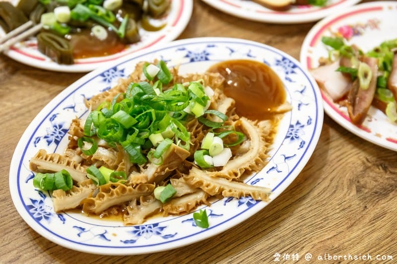 尤大廚私房牛肉麵．花蓮美食（牛筋超軟嫩好吃）