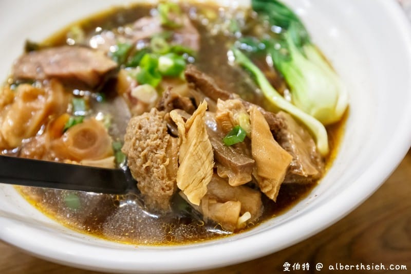 尤大廚私房牛肉麵．花蓮美食（牛筋超軟嫩好吃）