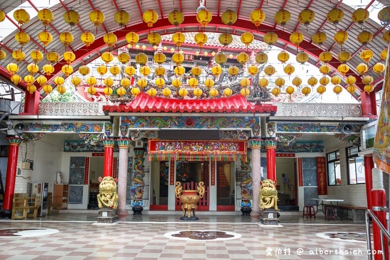 力爭上游鯉魚彩繪階梯．花蓮景點（位於北濱福天宮活靈活現超吸睛）