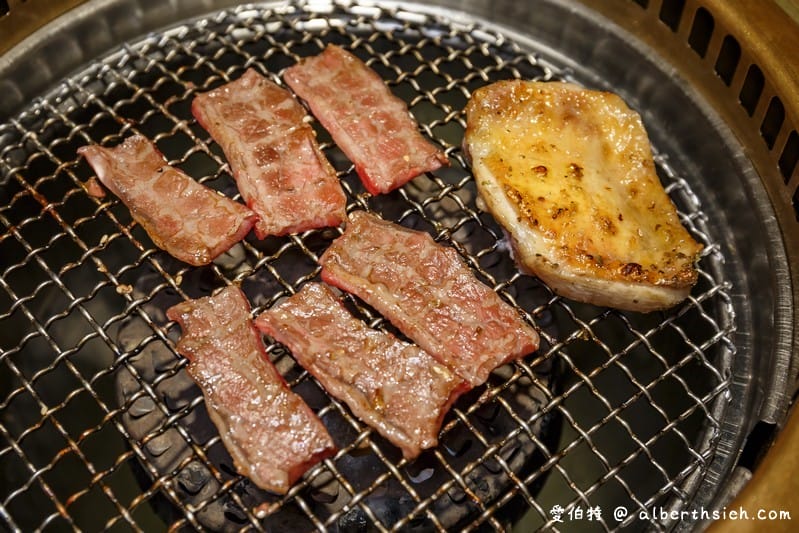 牛角日式燒肉．桃園遠百美食（肉質不錯，但建議平日吃到飽前往才會吃的爽）