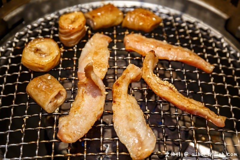 牛角日式燒肉．桃園遠百美食（肉質不錯，但建議平日吃到飽前往才會吃的爽）