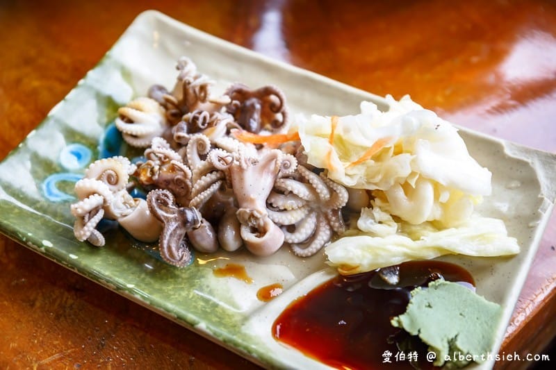博愛街黑白切&五霸焦糖包心粉圓（花蓮在地純樸的美食小吃店）