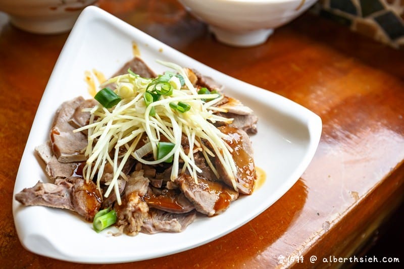 博愛街黑白切&五霸焦糖包心粉圓（花蓮在地純樸的美食小吃店）