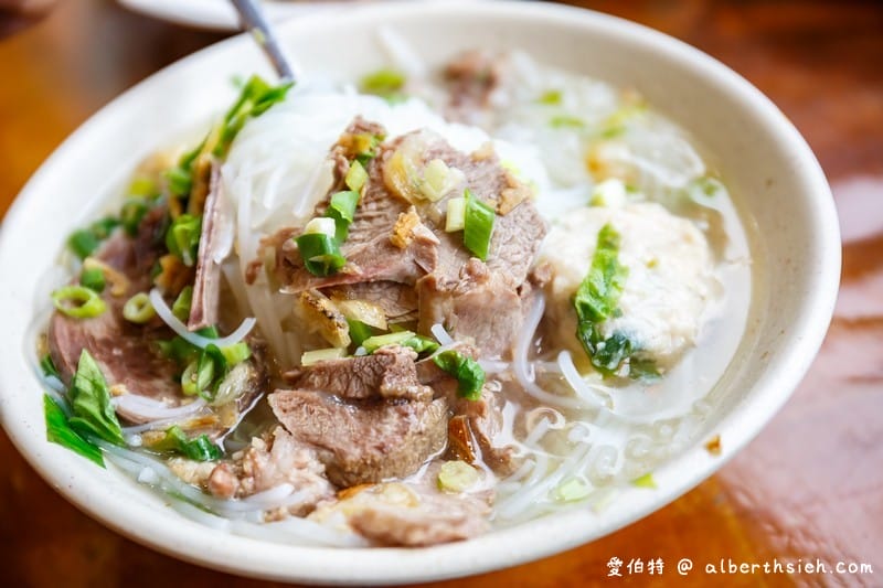 博愛街黑白切&五霸焦糖包心粉圓（花蓮在地純樸的美食小吃店）