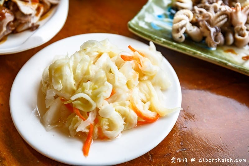 博愛街黑白切&五霸焦糖包心粉圓（花蓮在地純樸的美食小吃店）