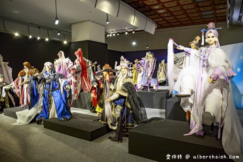 霹靂藝術科幻特展（霹靂布袋戲素結合光碼辨識技術超讚，暑假展覽必逛）