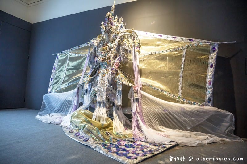 霹靂藝術科幻特展（霹靂布袋戲素結合光碼辨識技術超讚，暑假展覽必逛）
