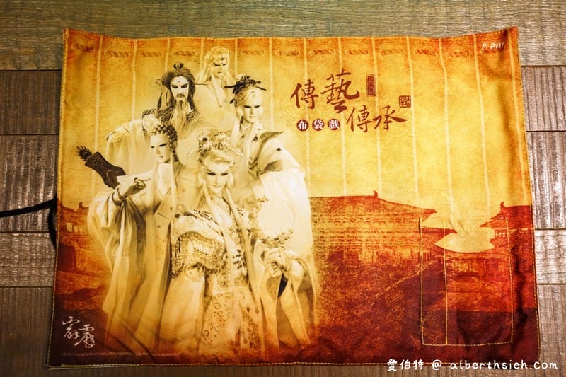 霹靂藝術科幻特展（霹靂布袋戲素結合光碼辨識技術超讚，暑假展覽必逛）