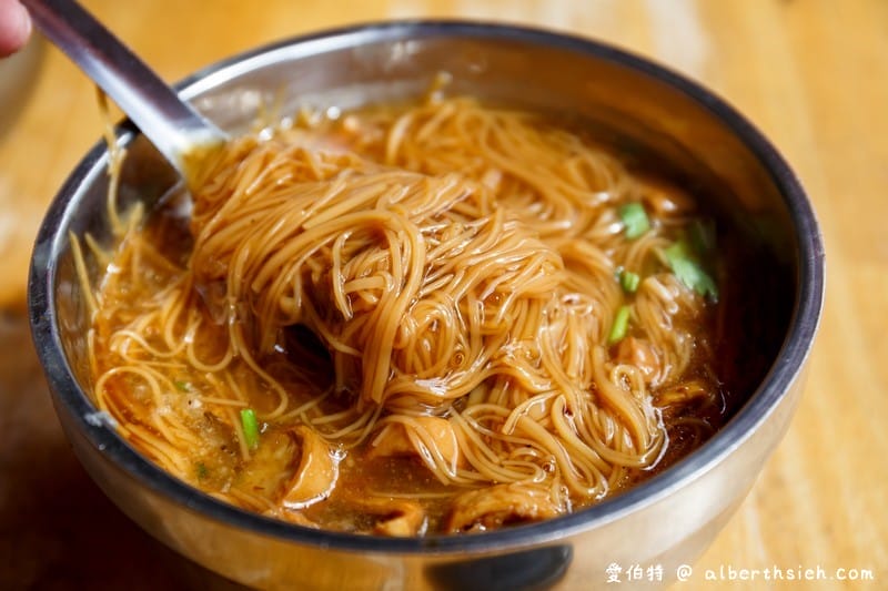 阿榮麵線．桃園中壢美食（夜市旁的美味大腸麵線，肉羹麵也還不錯）