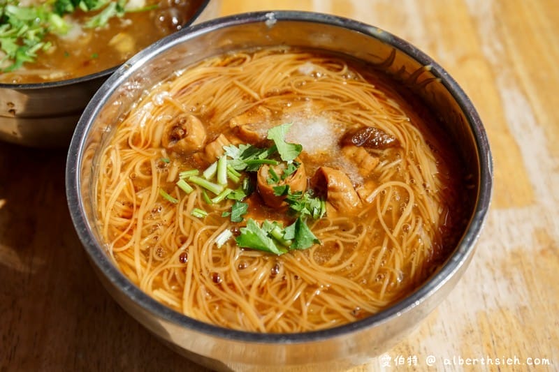 阿榮麵線．桃園中壢美食（夜市旁的美味大腸麵線，肉羹麵也還不錯）