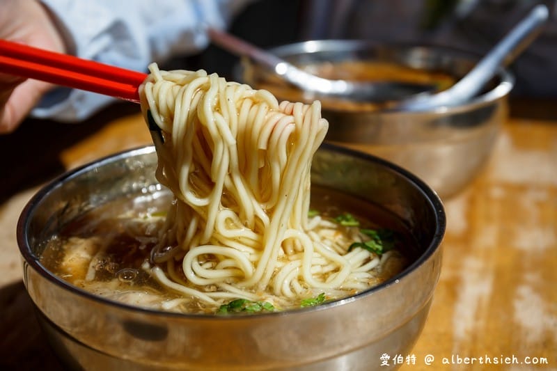 阿榮麵線．桃園中壢美食（夜市旁的美味大腸麵線，肉羹麵也還不錯）