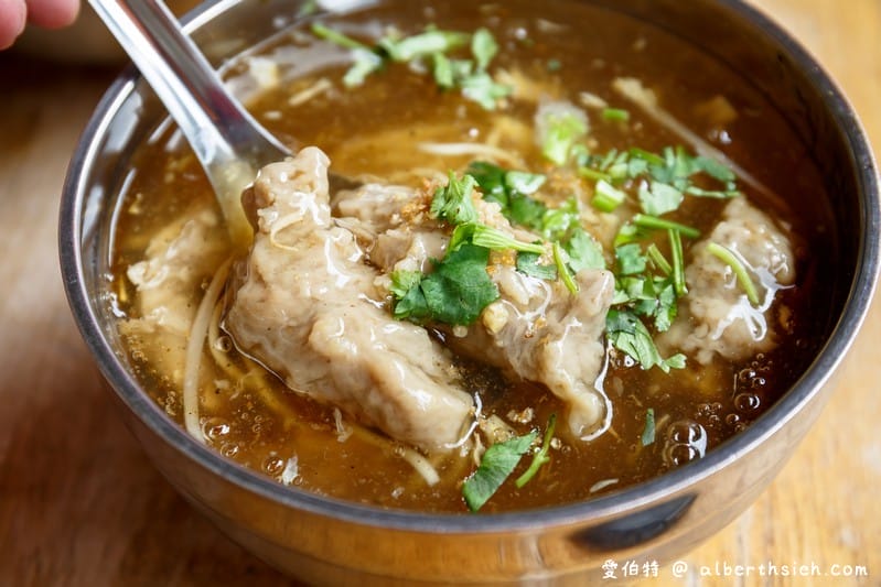 阿榮麵線．桃園中壢美食（夜市旁的美味大腸麵線，肉羹麵也還不錯）